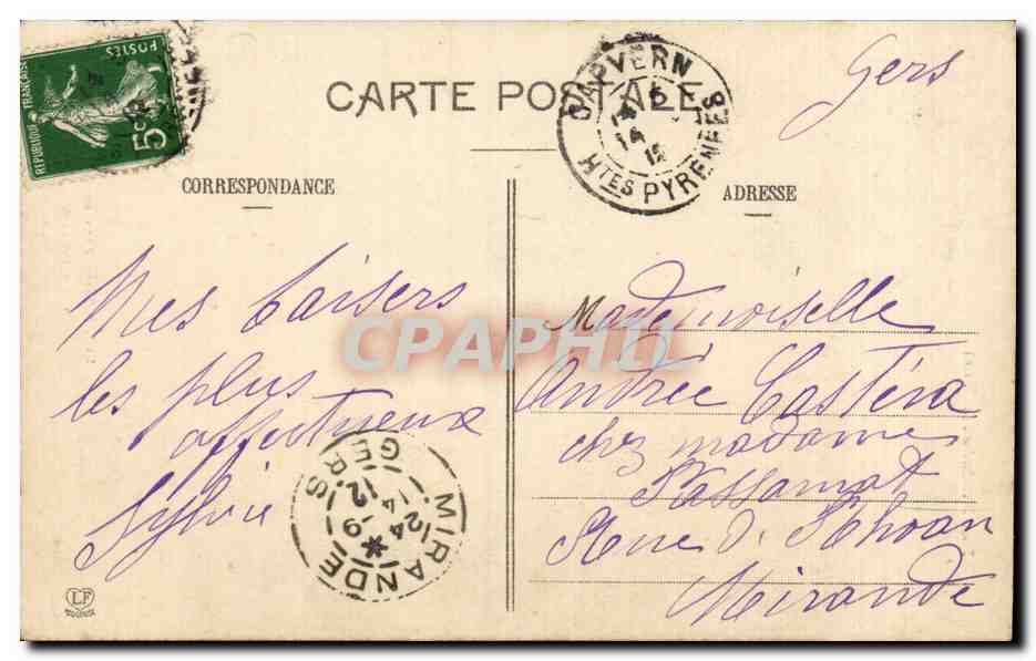 Folklore - Costumes - Grand Pere et Petits Enfants - Type Montagnards - CPA  — Verso