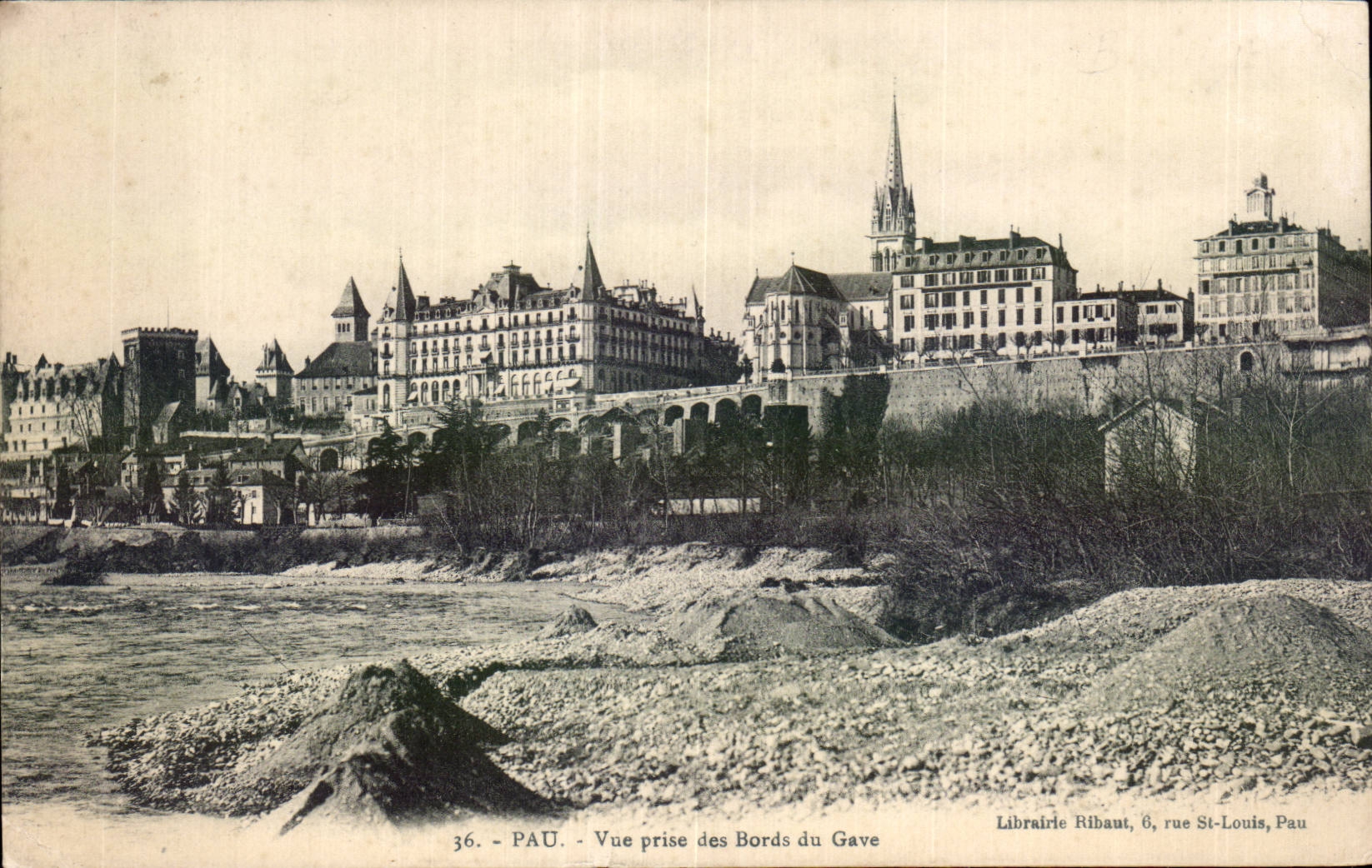 Pau - Vue prise des Bords du Gave - CPA 
