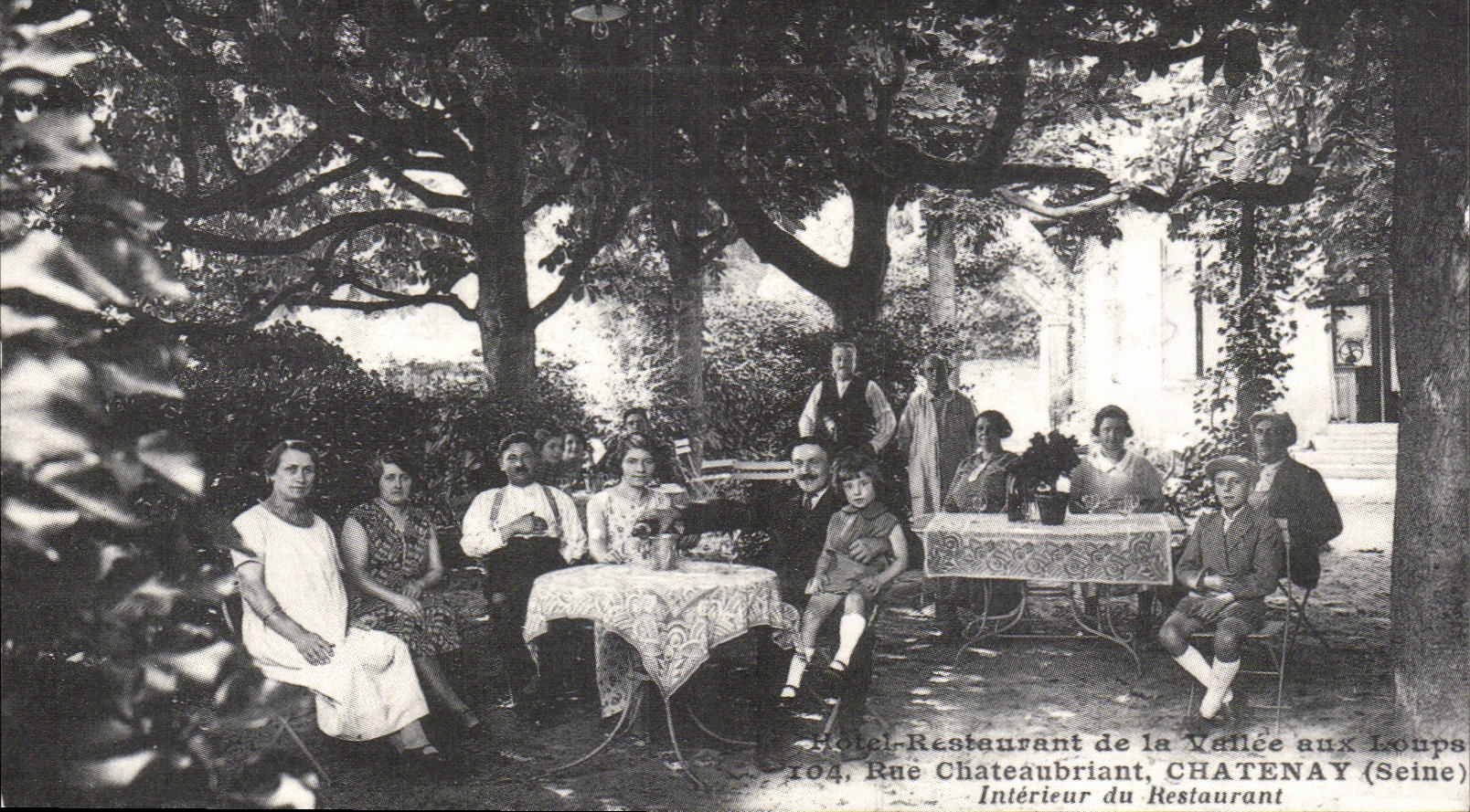 Hôtel-Restaurant de la Vallée aux Loups — Intérieur du Restaurant — CHATENAY (Seine)