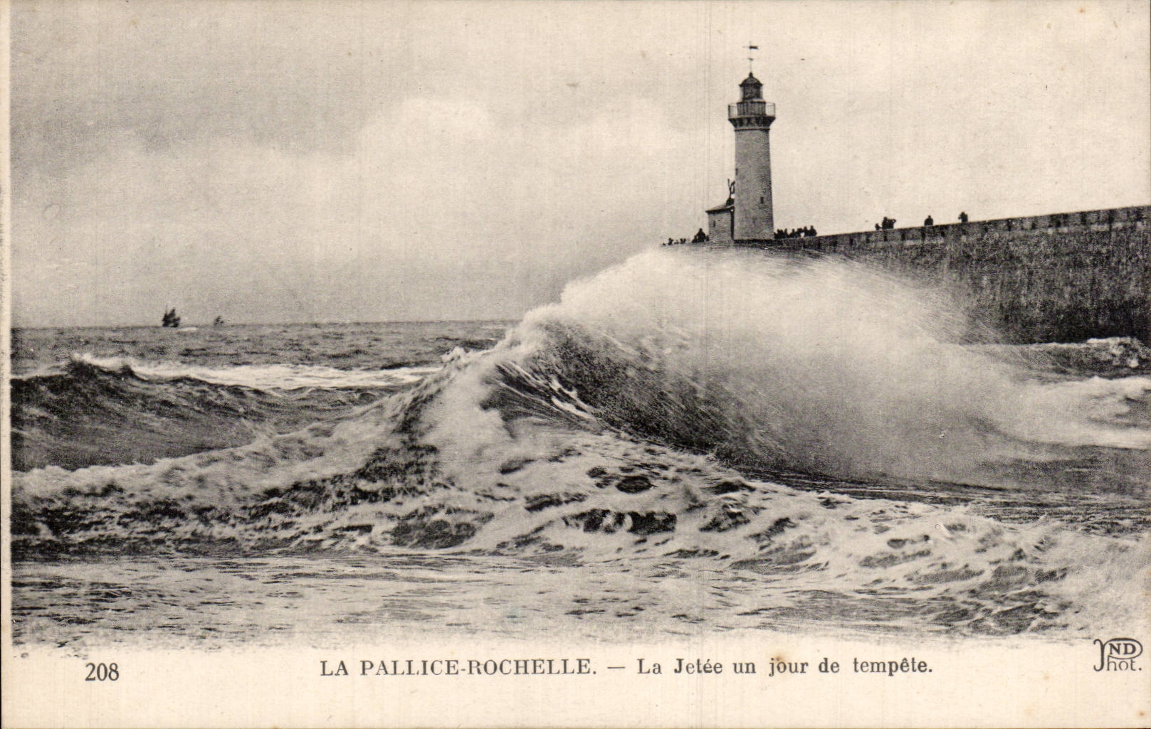 La Pallice-Rochelle — La Jetée un jour de tempête — JND Phot. n°208