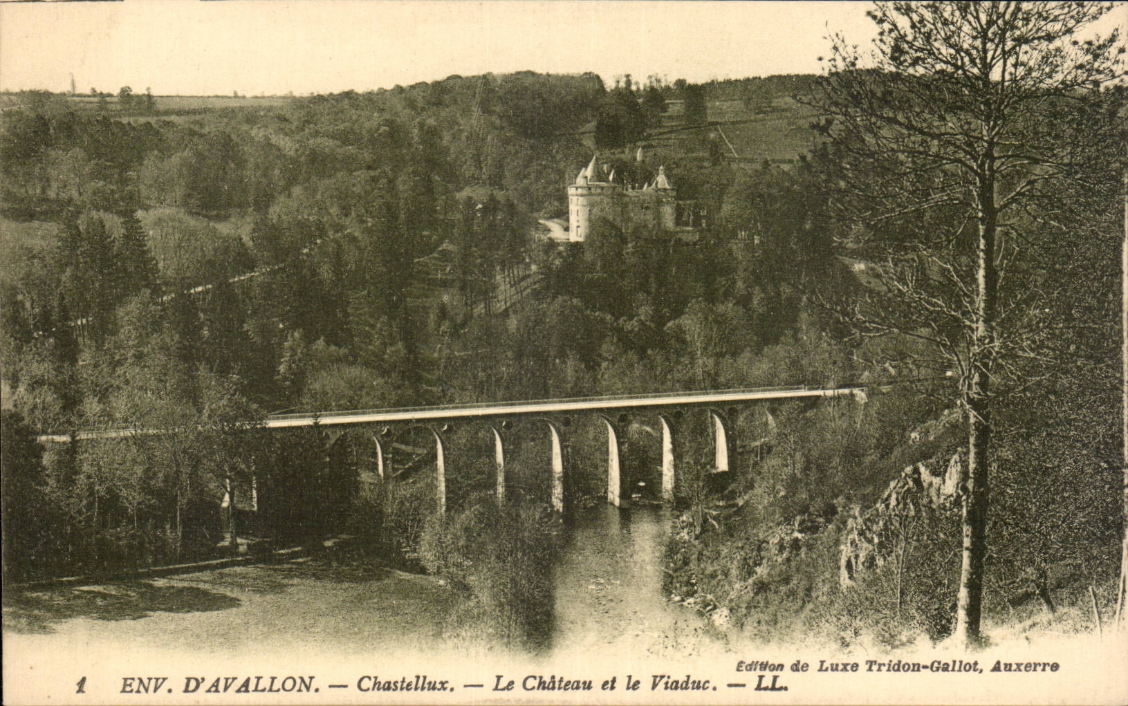 Environs de Avallon - Chastellux - Le Chateau et le Viaduc - CPA 