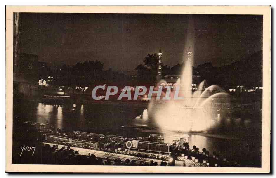 CPA Paris Exposition internationale des Arts decoratifs 1925 Fontaine Lumineuse et peniches de Poiret