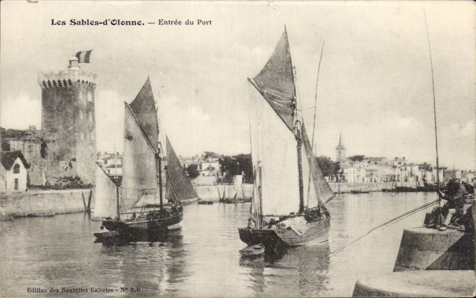Les Sables-d'Olonne — Entrée du Port — Edition des Nouvelles Galeries — N° 2.6