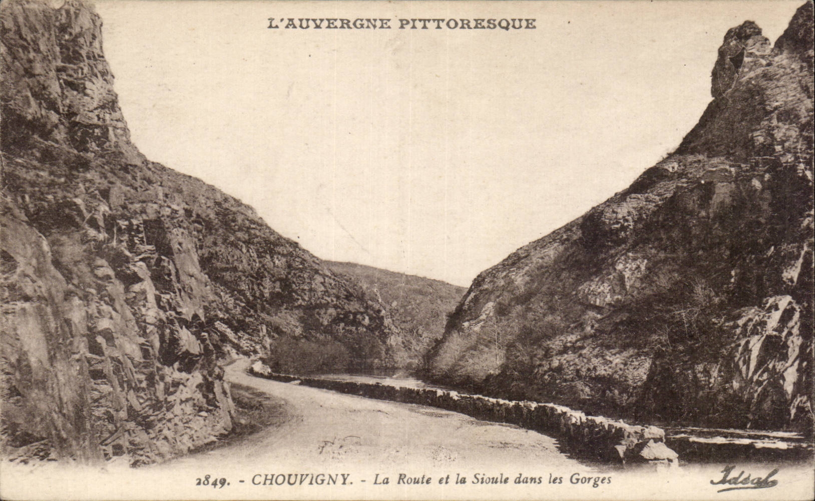 CPA Chouvigny La route et la Sioule dans les gorges