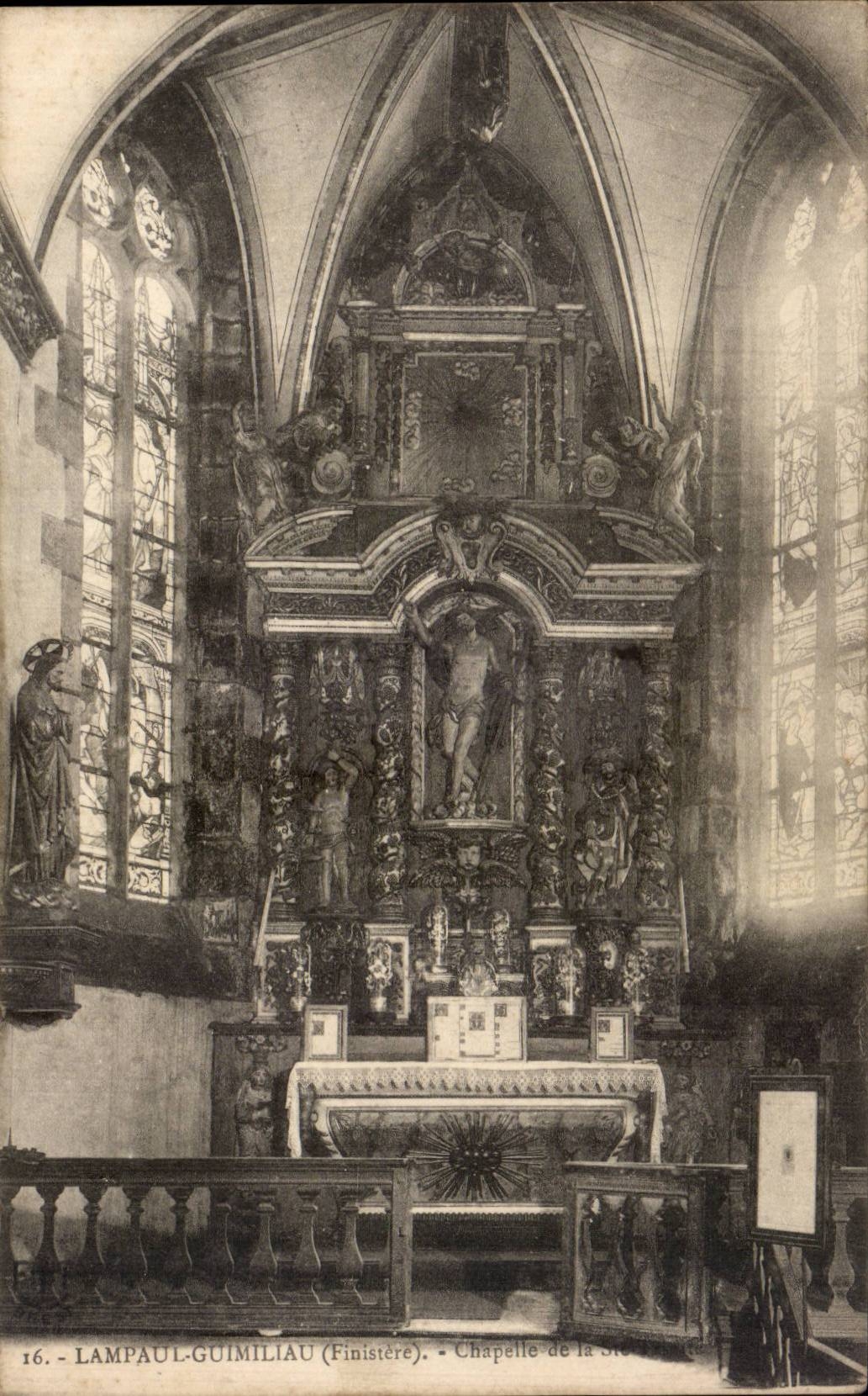 Lampaul Guimiliau - La Chapelle - CPA 