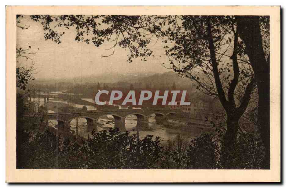 Pau - La Vallee du vu du Parc du Chateau - CPA 