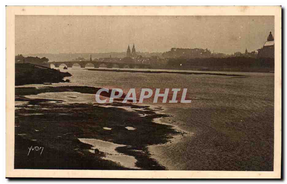 Blois - Yvon - Les Bords de la Loire - CPA 