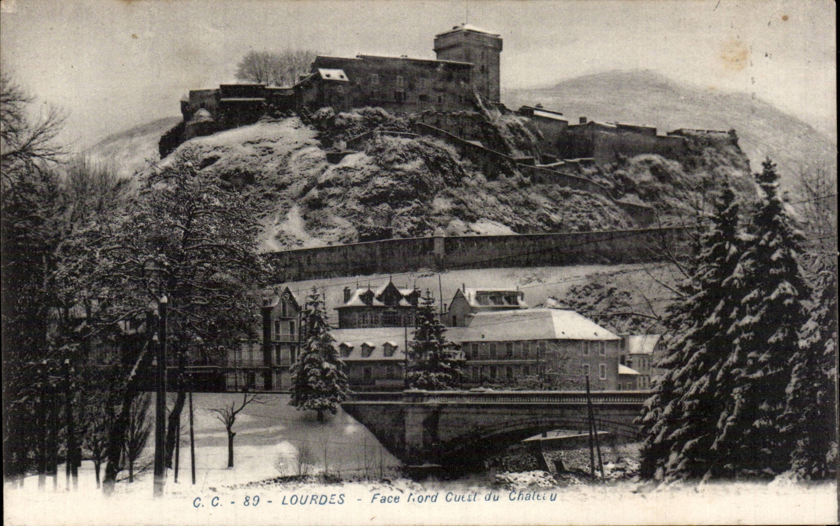 Lourdes - Face Nord du Chateau - CPA 