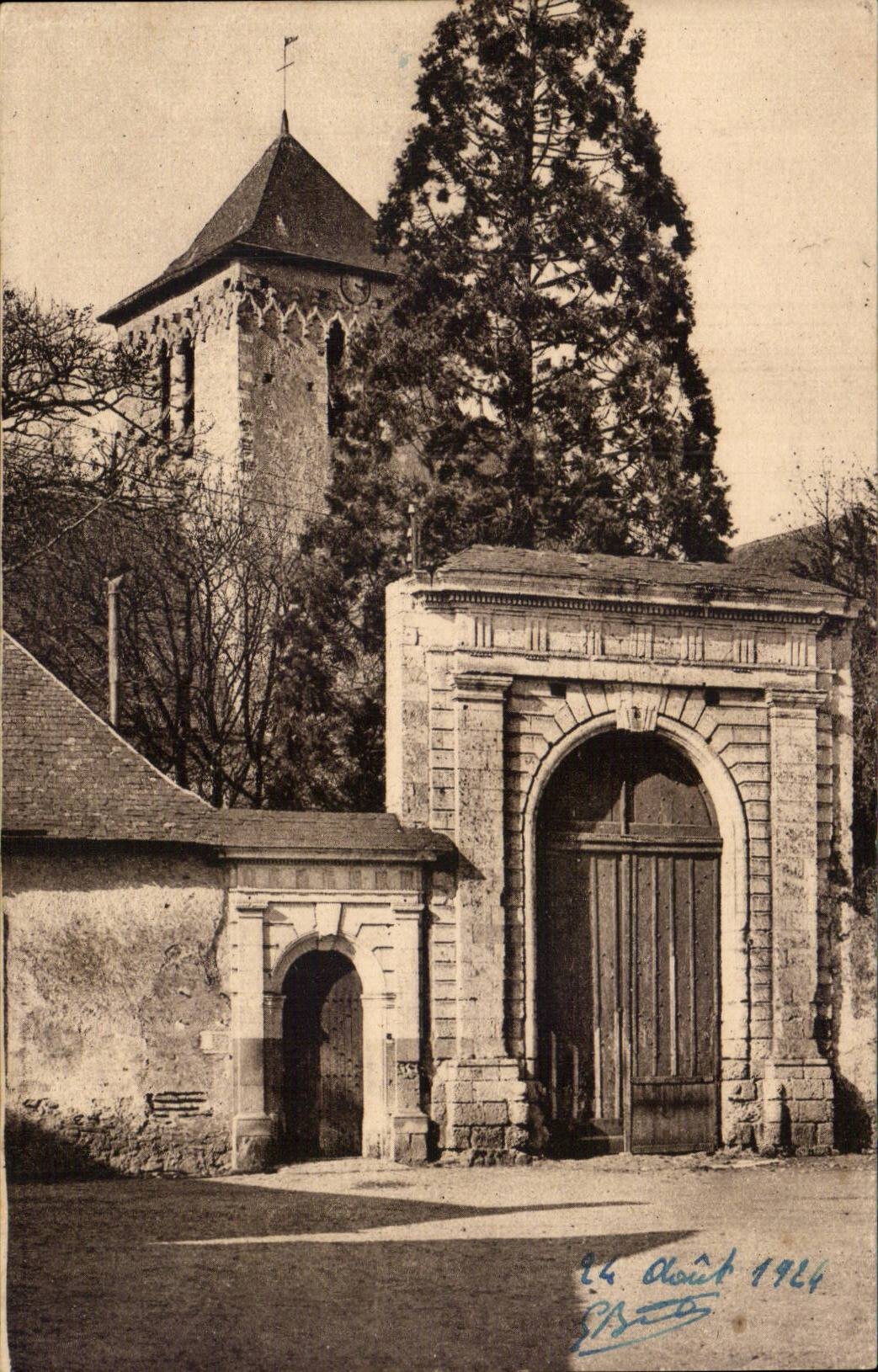 Solesmes - Entree de l Abbaye St Pierre - CPA 