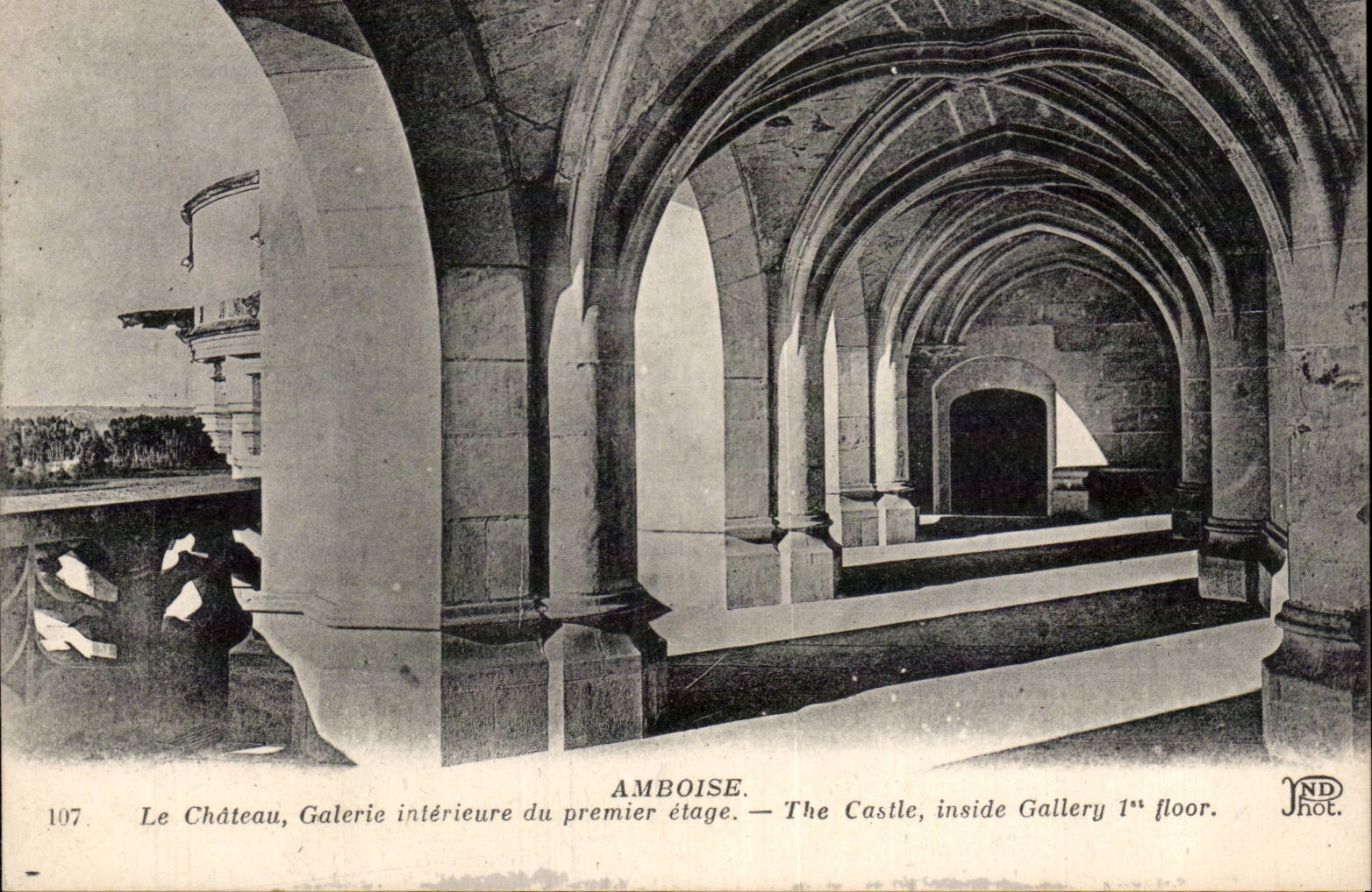CPA Amboise Le chateau galerie interieure du premier etage 