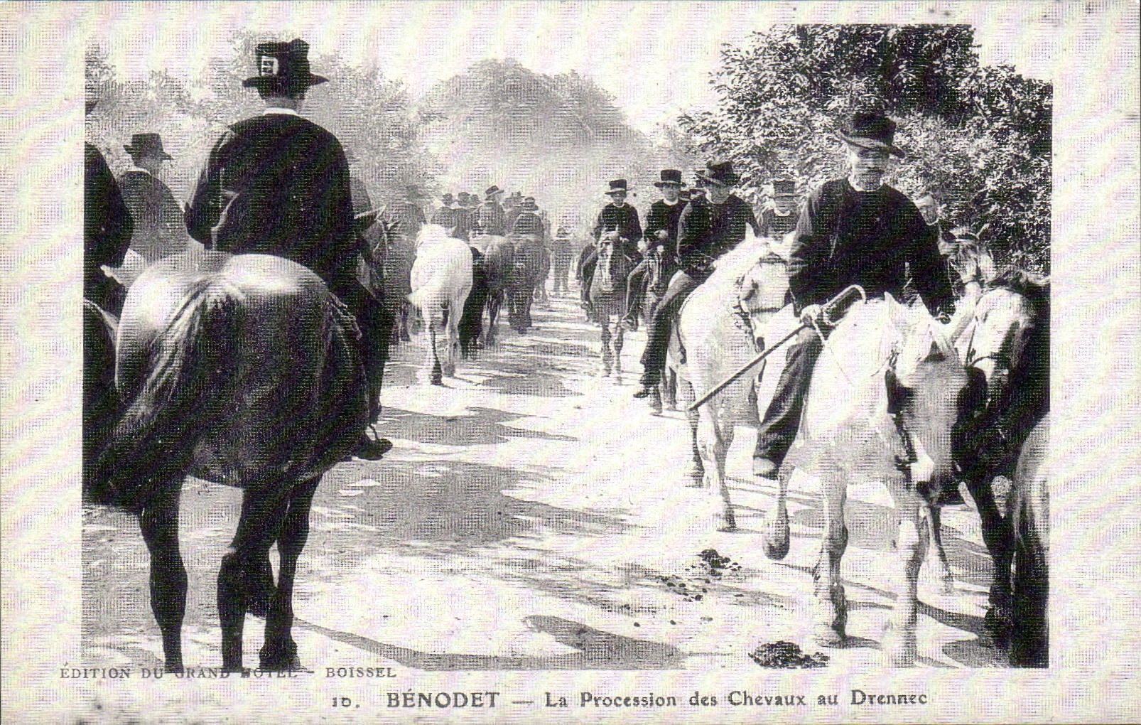 REPRO Benodet La procession des chevaux au Drennec