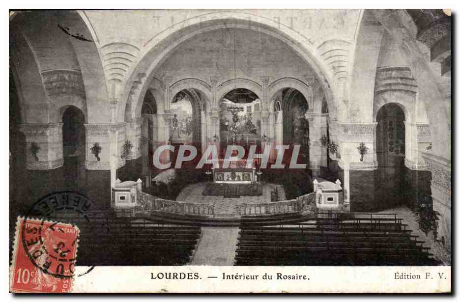 CPA Lourdes Interieur du rosaire