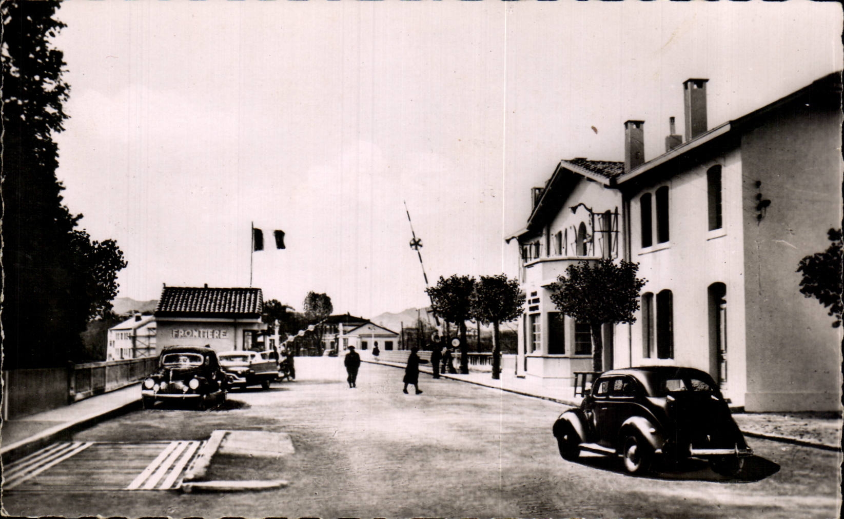 CPA Hendaye Frontiere franco espagnole Pont international