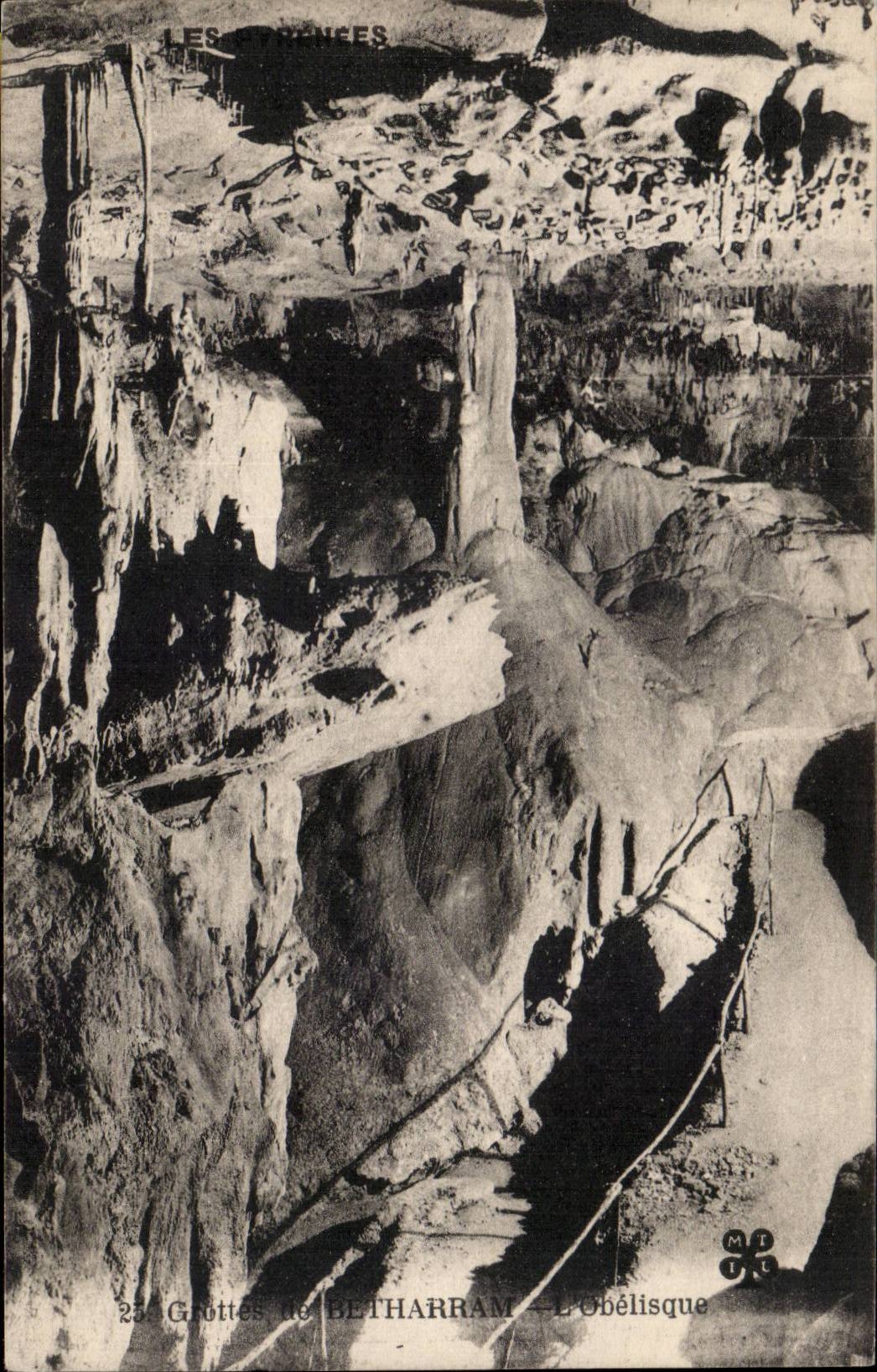 Grottes de BETHARRAM — L'Obélisque — MT