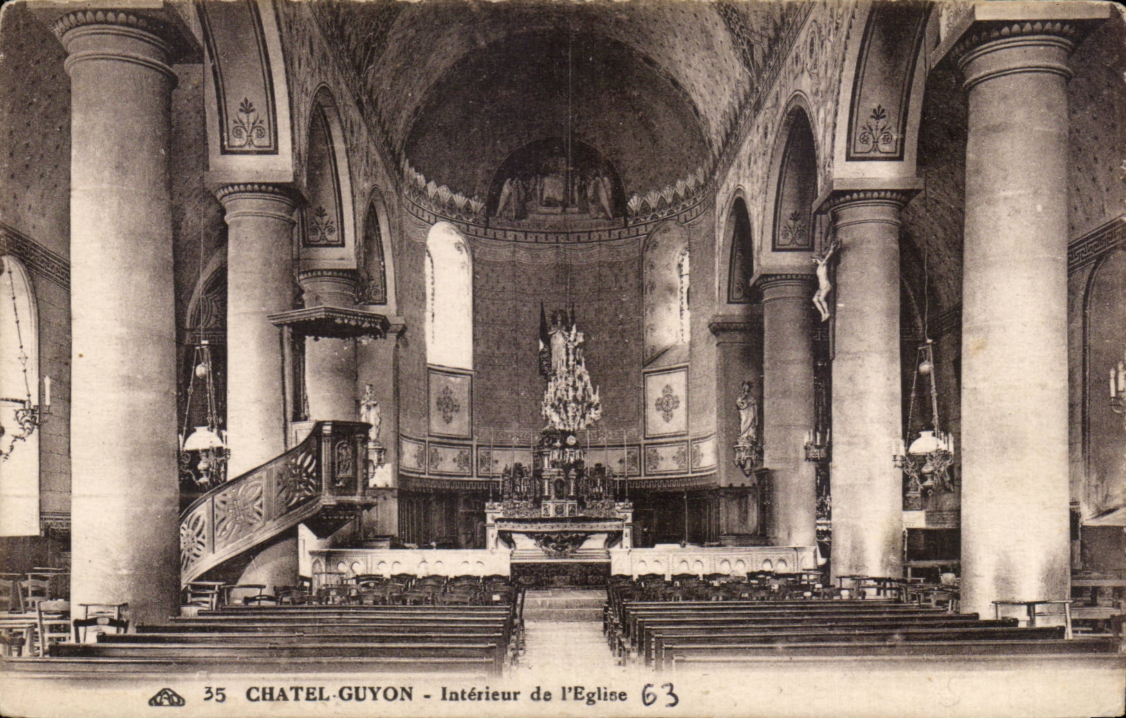 CPA Auvergne Chatel Guyon Interieur de l eglise