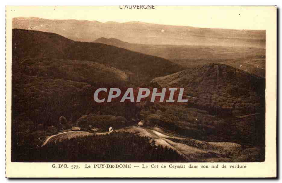 Le Puy-de-Dôme — Le Col de Ceyssat dans son nid de verdure — G.D'O. 577