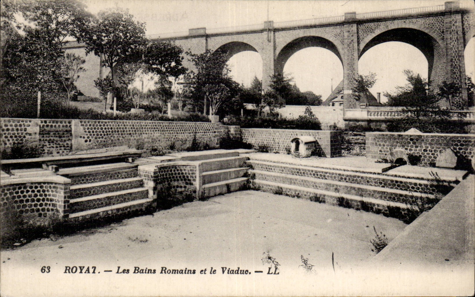 Royat — Les Bains Romains et le Viaduc — LL