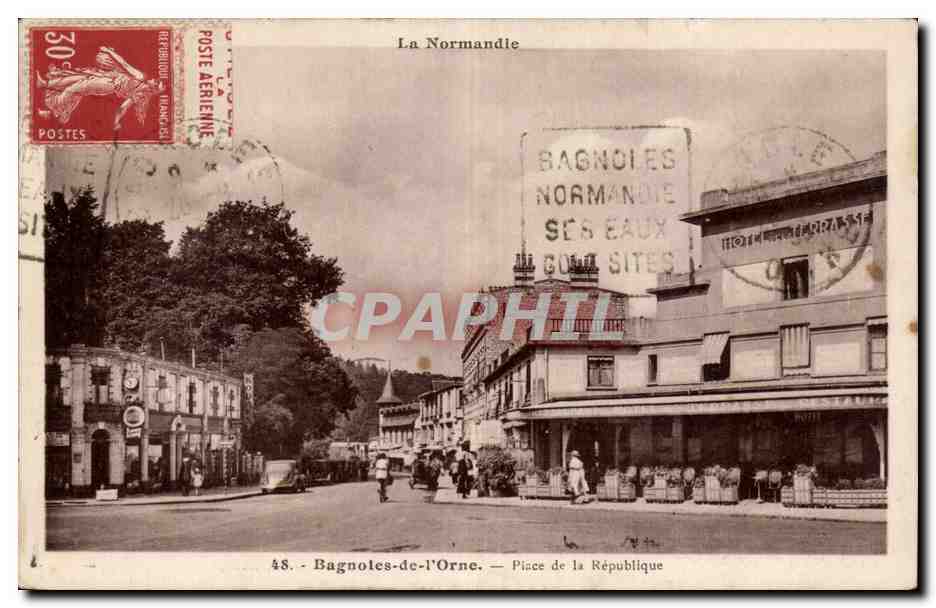 CPA Bagnoles de l orne Place de la Republique