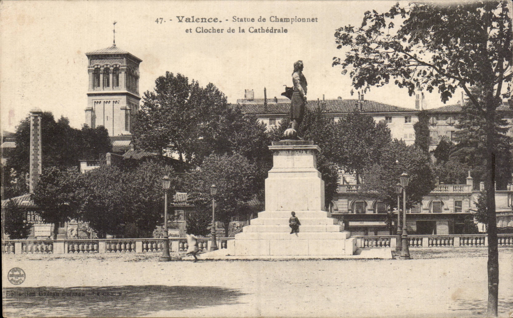 Valence - Statue de Championnet et Clocher de la Cathédrale — Éditions Gondrin Guissan, n°47