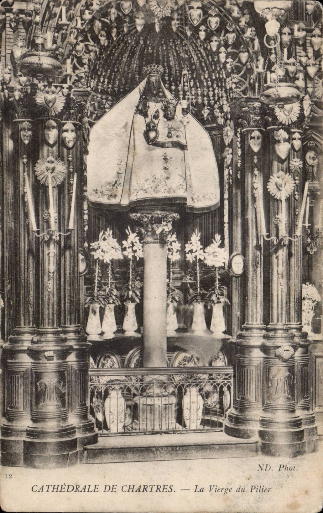 CPA Cathedrale de Chartres La vierge du pilier