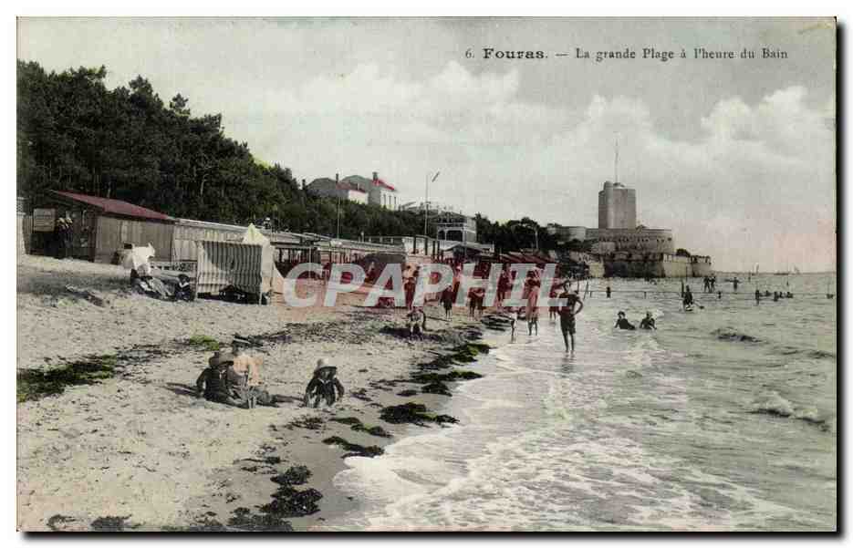 CPA Fouras La grande plage a l heure du bain 