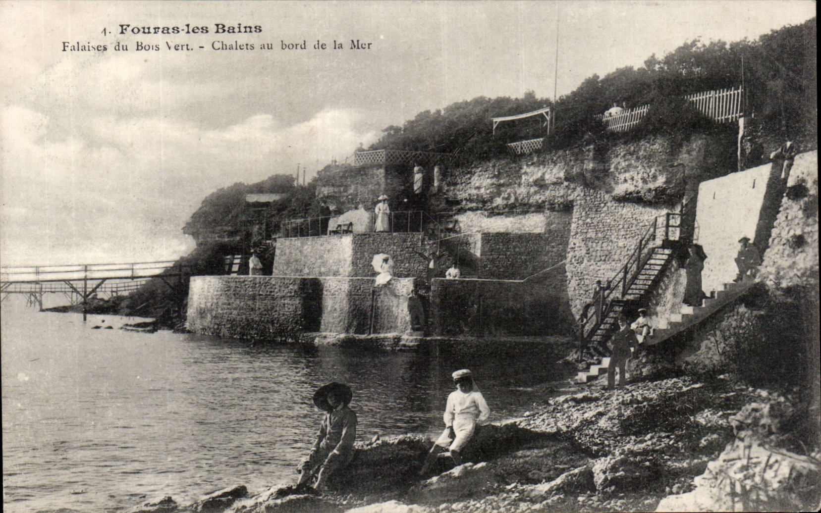 CPA Fouras les Bains Falaises du bois vert Chalets au bord de la mer