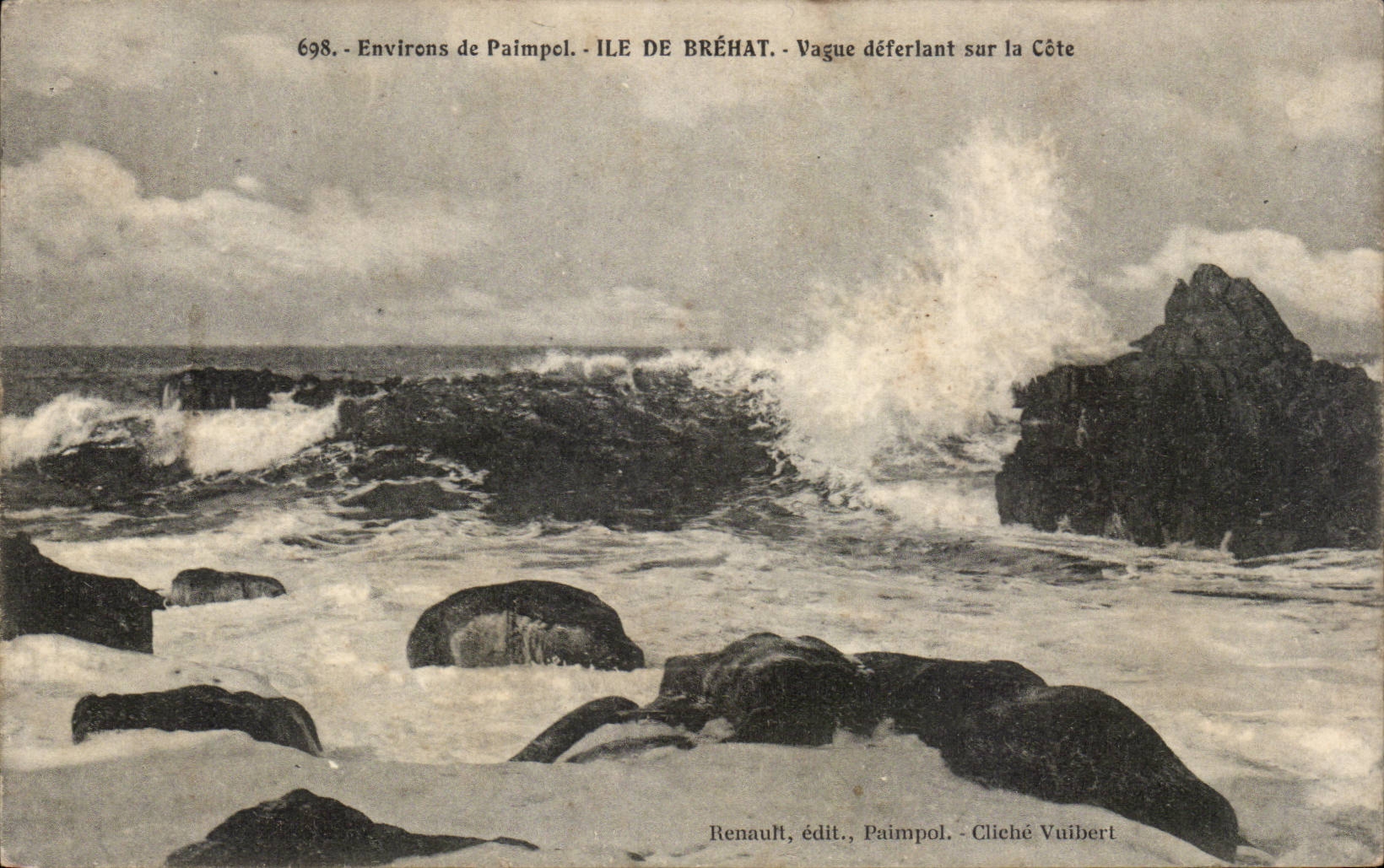 Environ de Paimpol — Vague déferlant sur la Côte — Renault, édit., Paimpol. Cliché Vuibert