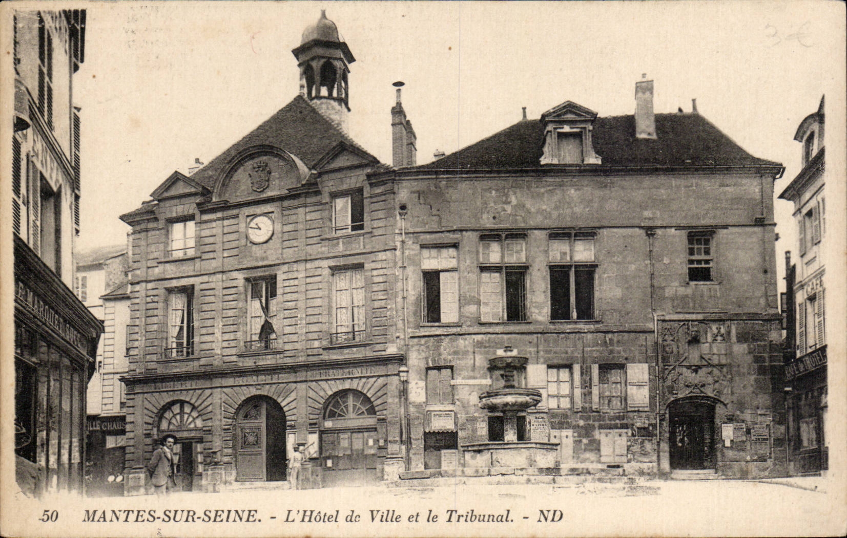 Mantes-sur-Seine — L'Hôtel de Ville et le Tribunal — ND