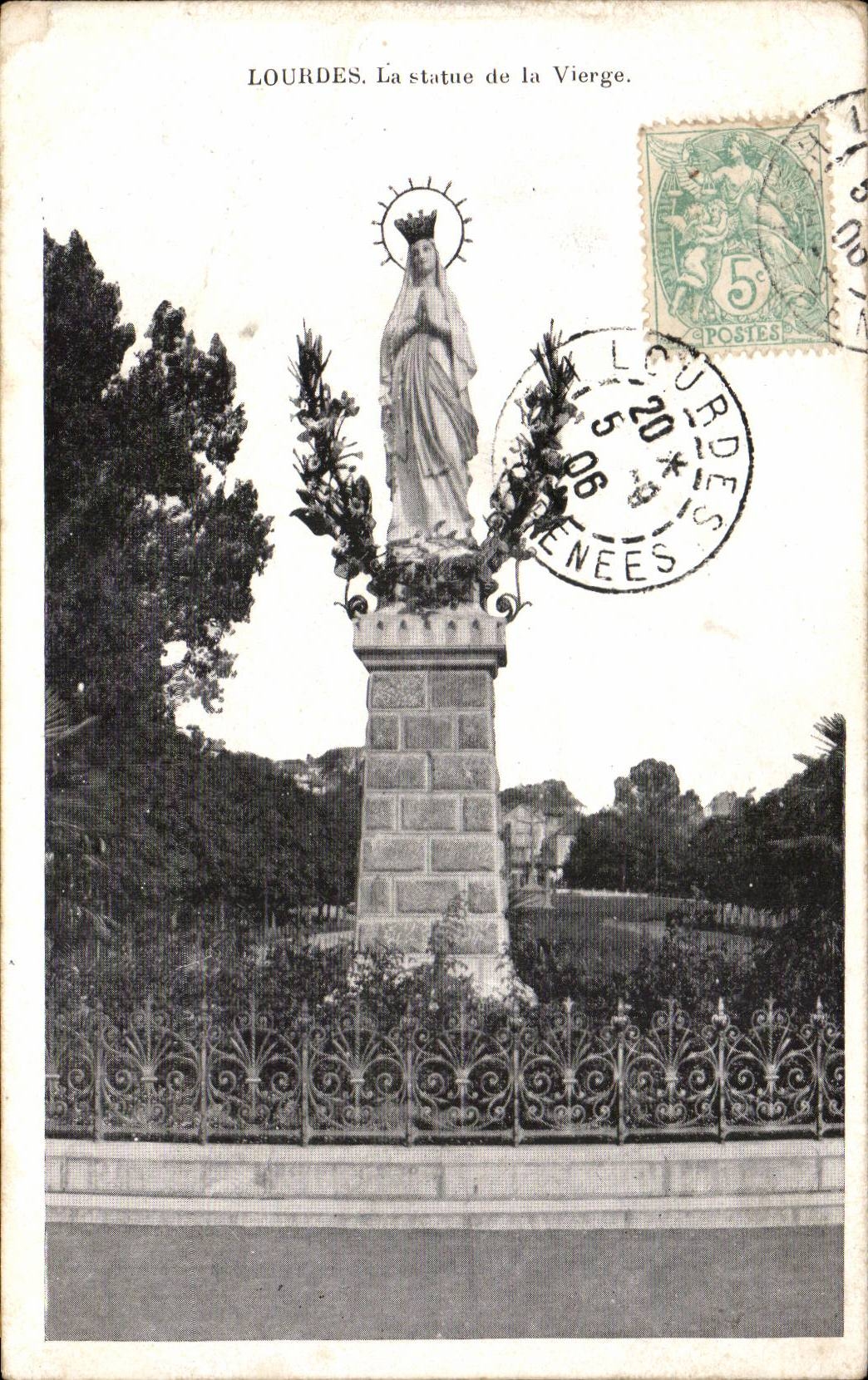 CPA Lourdes la statue de la vierge
