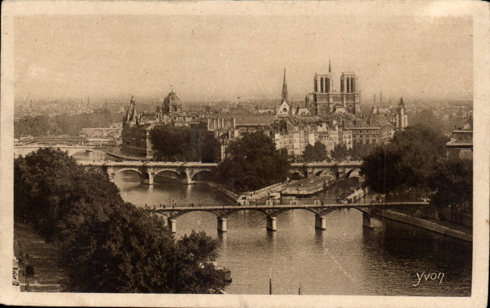 CPA Paris Le cite