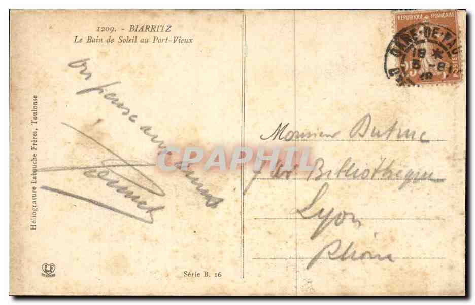 CPA Biarritz Le bain de soleil au Port Vieux  — Verso
