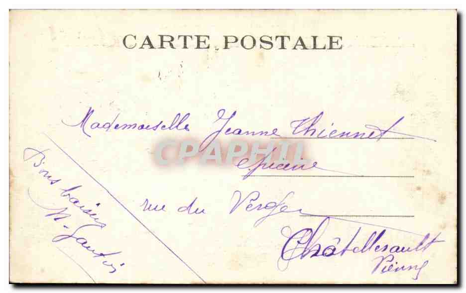 Gargillesse (Indre) — vue aérienne du village avec église et château — éditeur inconnu, n° de série 32 — Verso