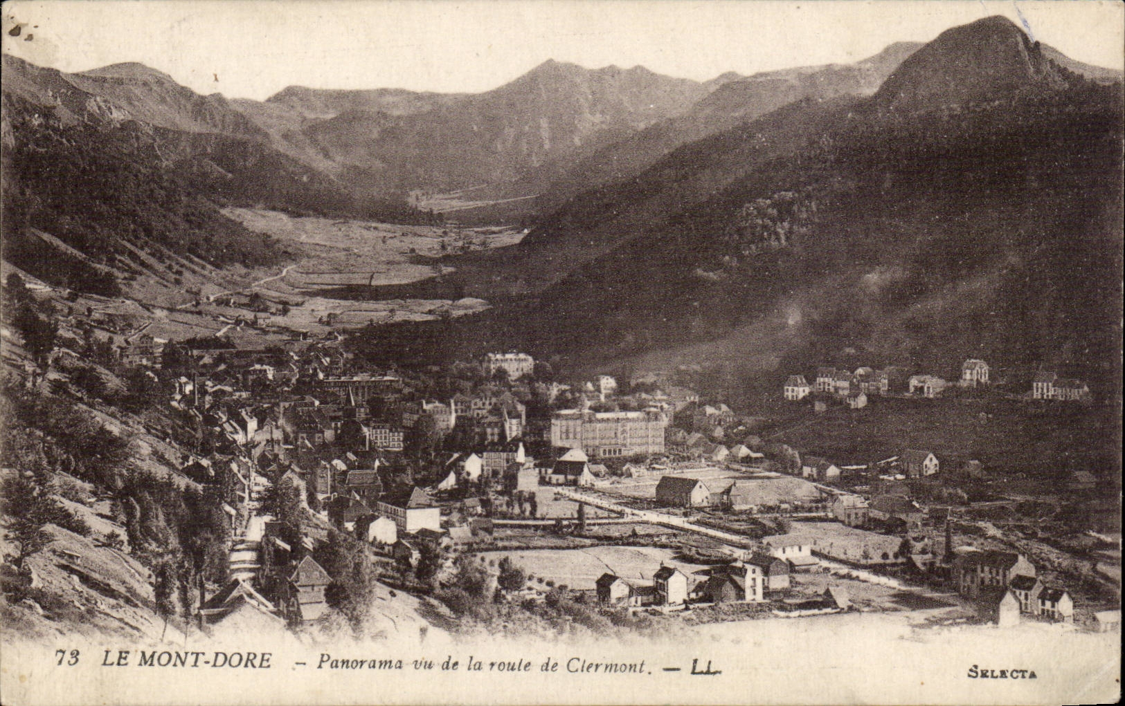 Le Mont-Dore — Panorama vu de la route de Clermont — Selecta