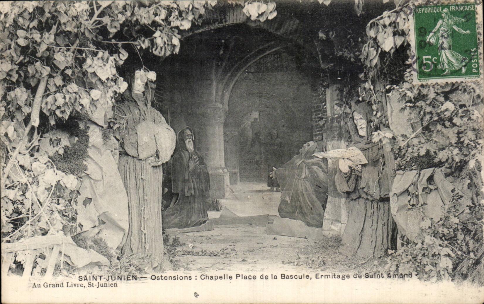 CPA Saint Junien Ostensions Chapelle place de la Bascule Ermitage de Saint Amand