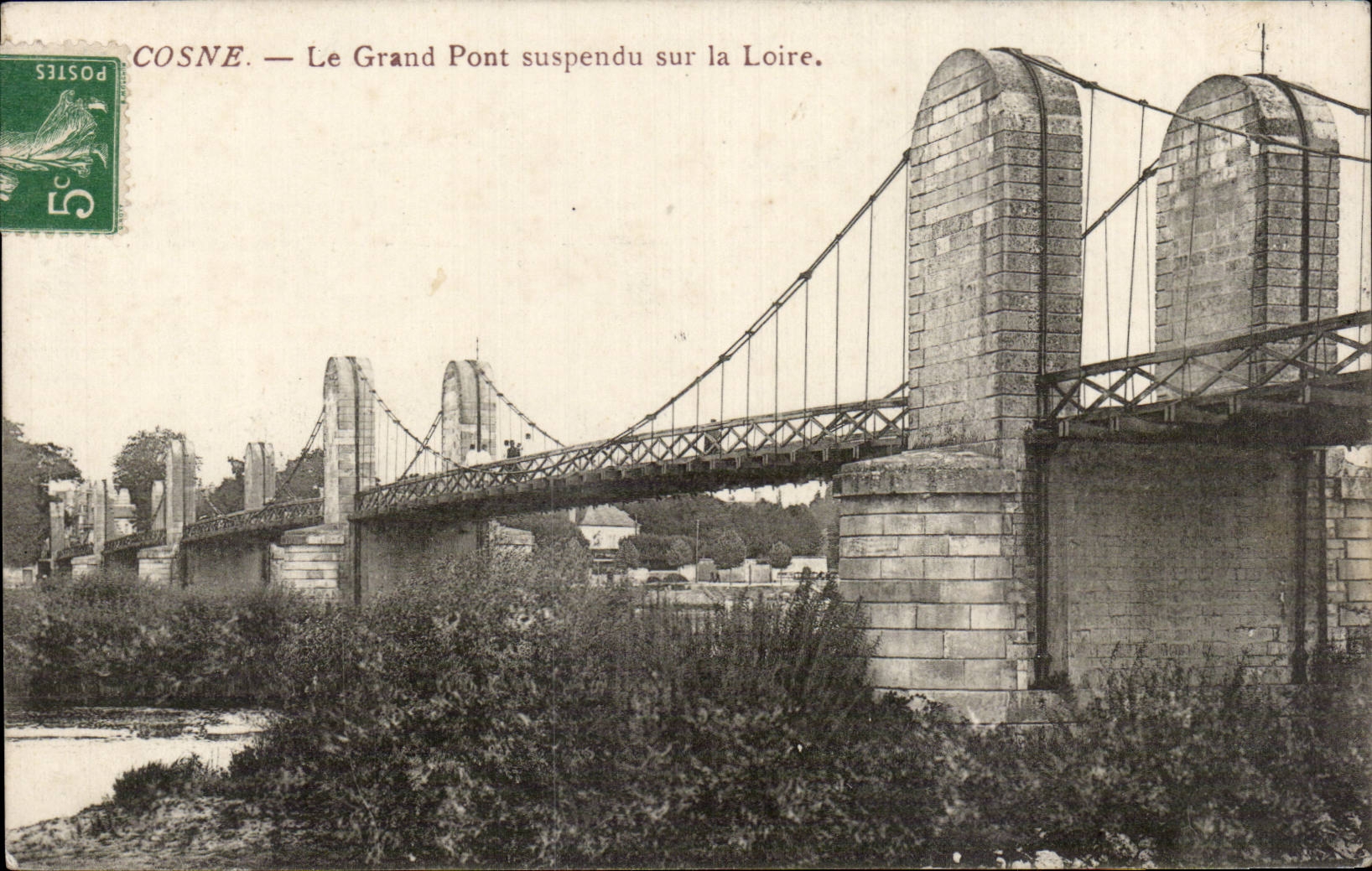 CPA Cosne Le grand pont suspendu sur la Loire