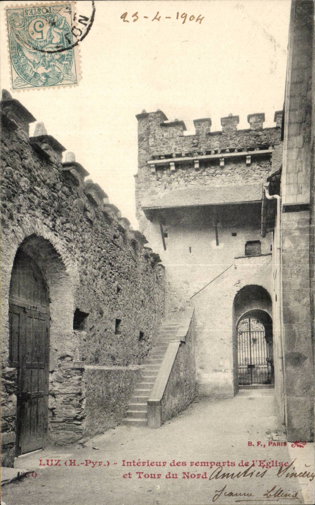 CPA Luz Interieur des remparts de l eglise et tour du Nord