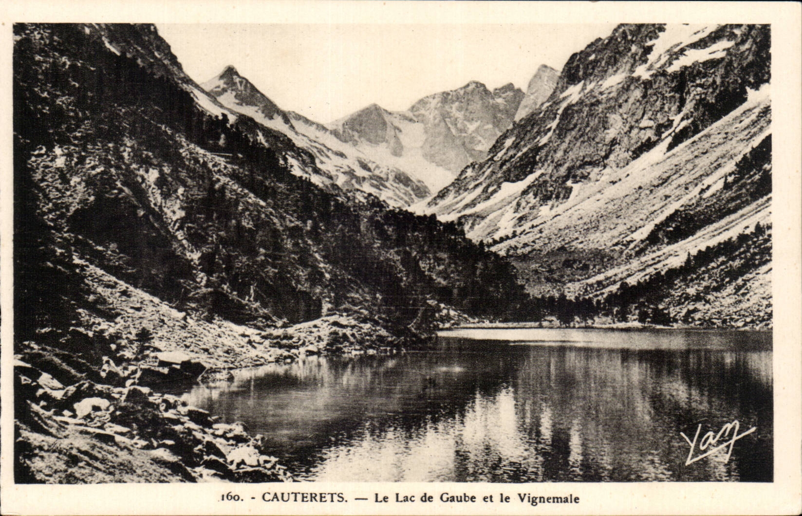 CPA Cauterets Vallee de Gaube et le Vignemale