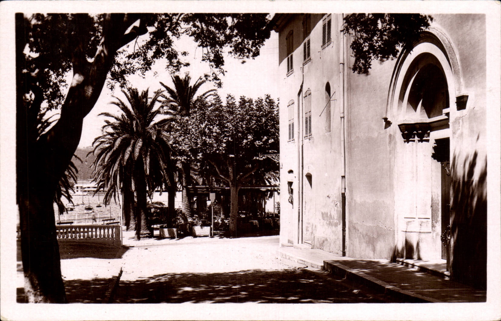 CPA Sainte Maxime sur mer La place de l eglise