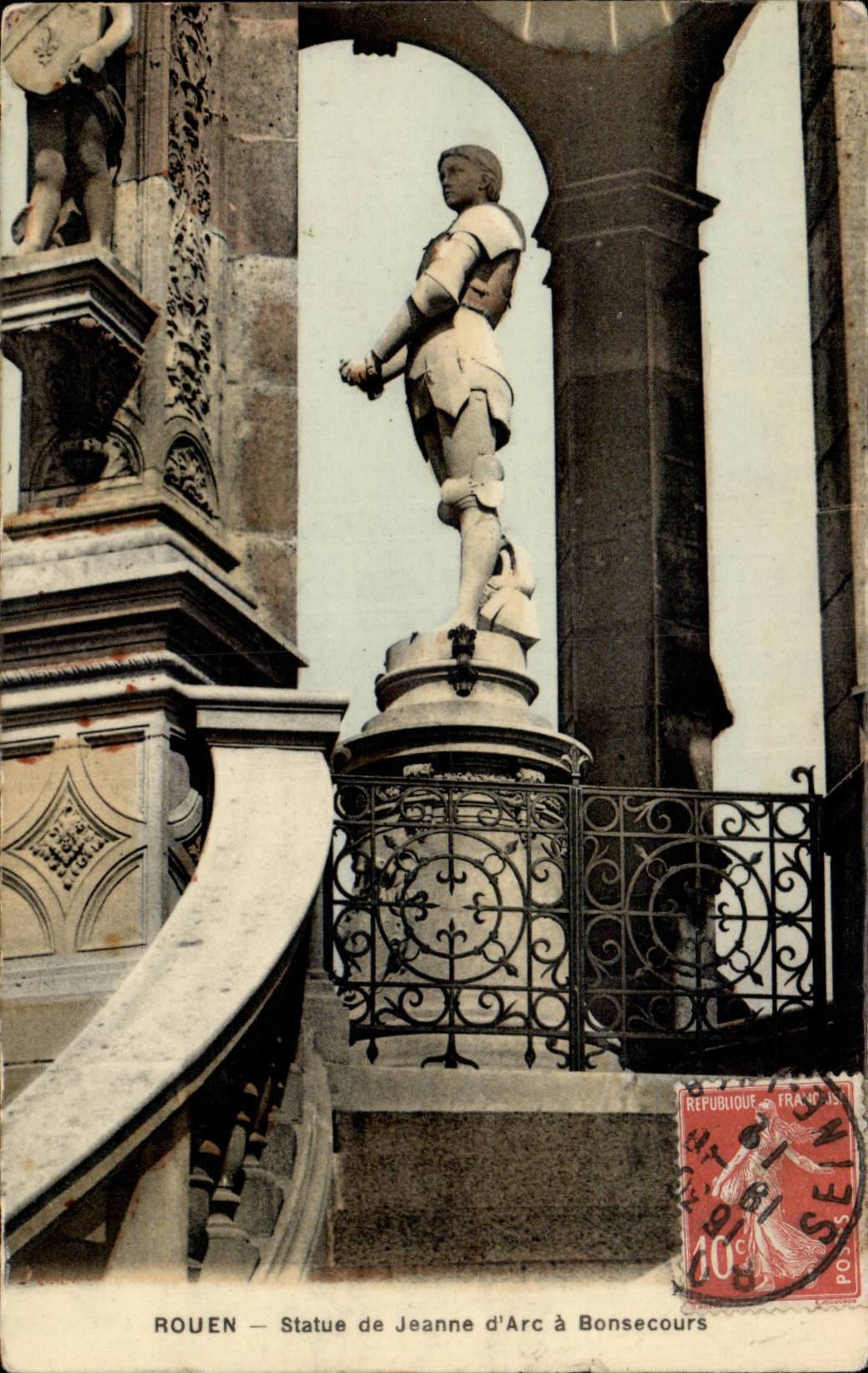 CPA Rouen Statue de Jeanne d arc a Bonsecurs