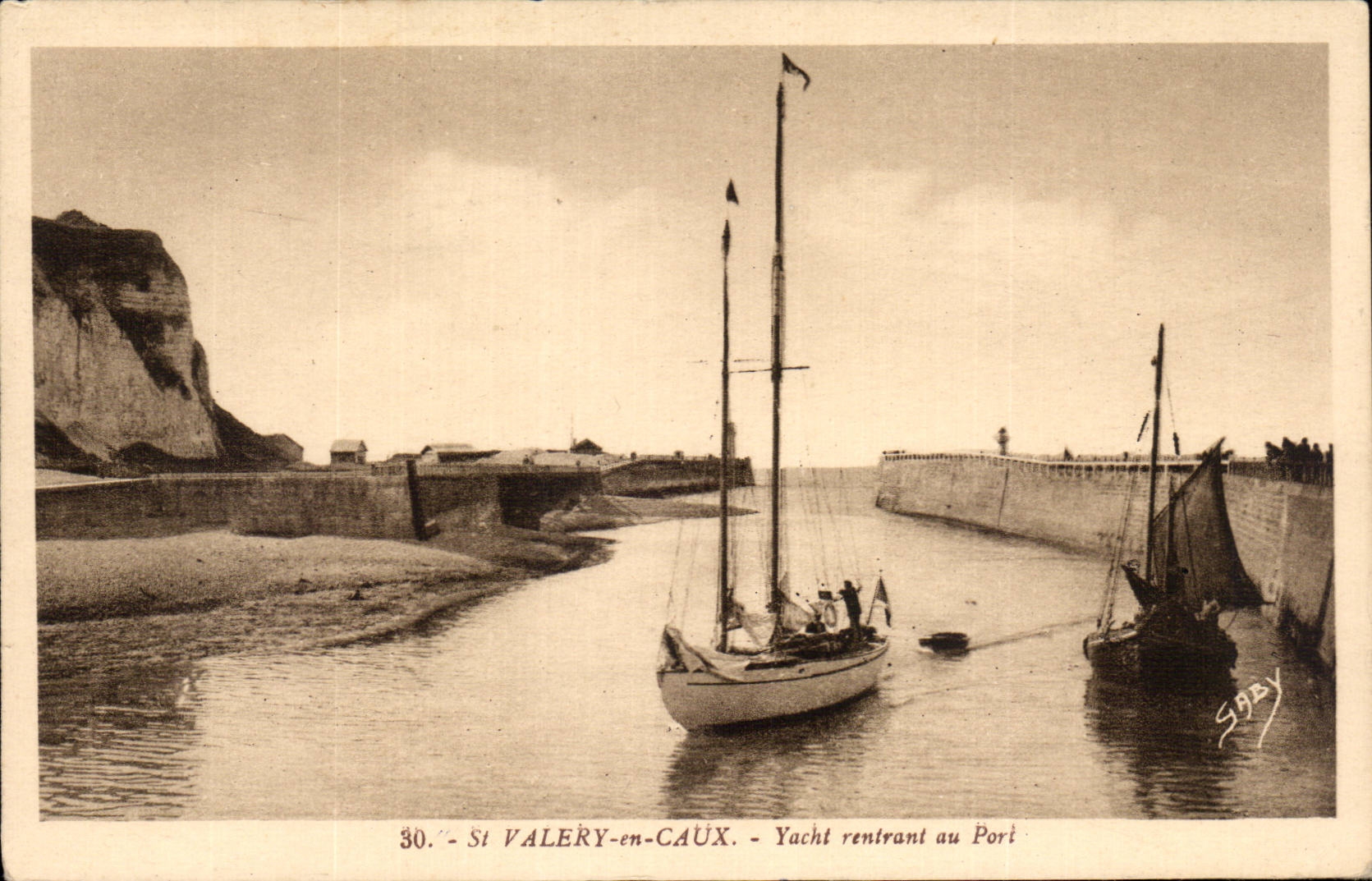 Saint Valery en Caux - Yacht rentrant au Port - CPA 
