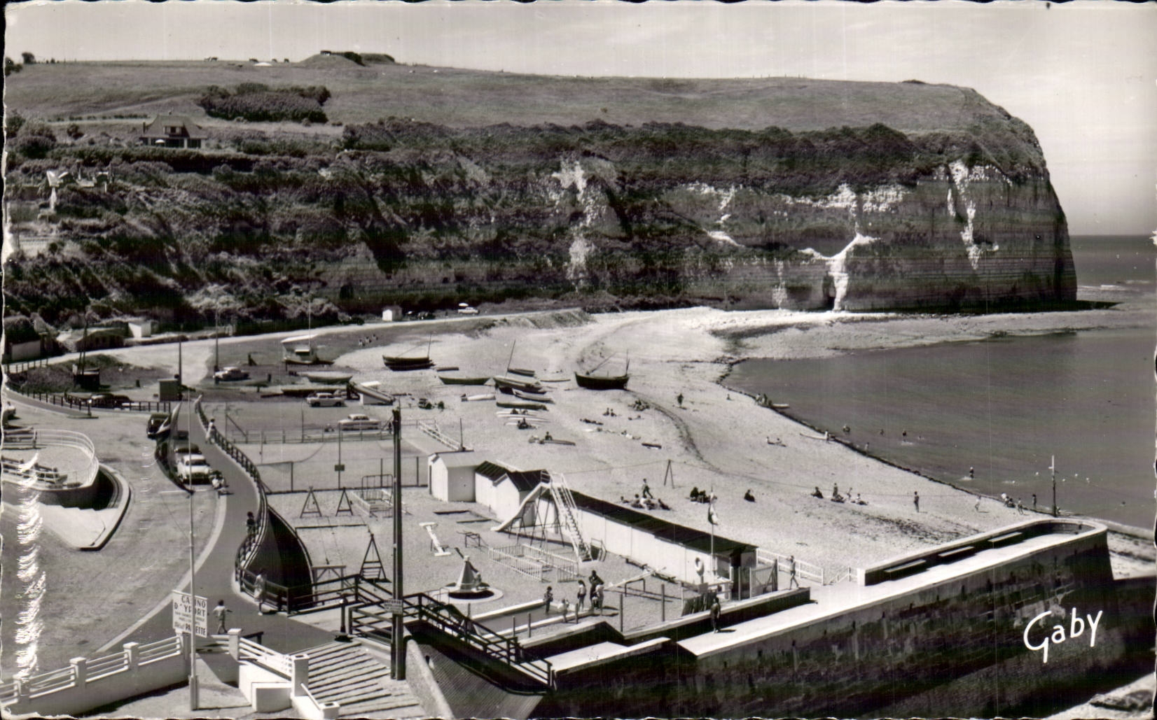 Yport - La Plage et la Falaise Chicard - CPA 