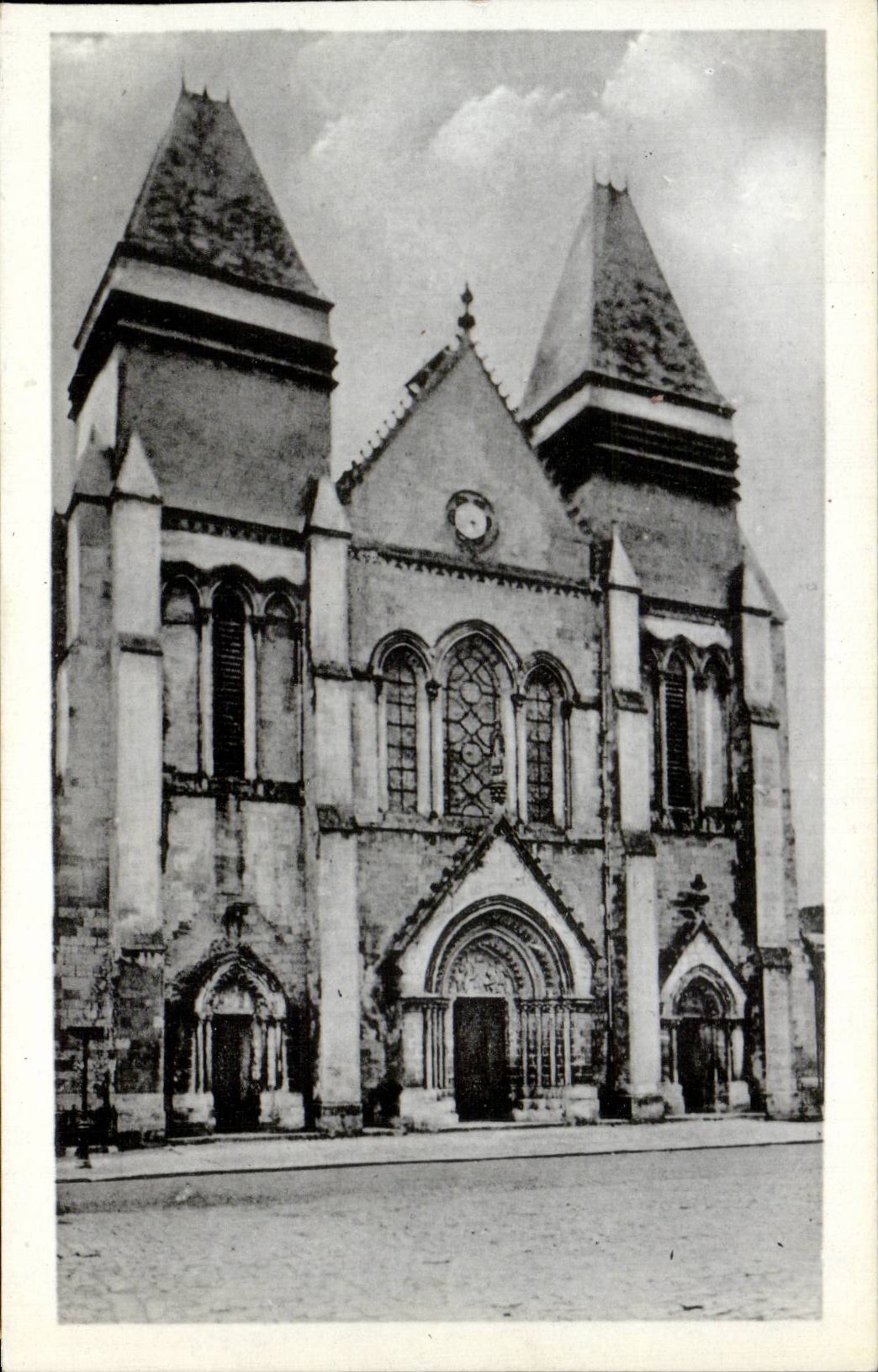 Gournay en Bray - L Eglise - CPA 