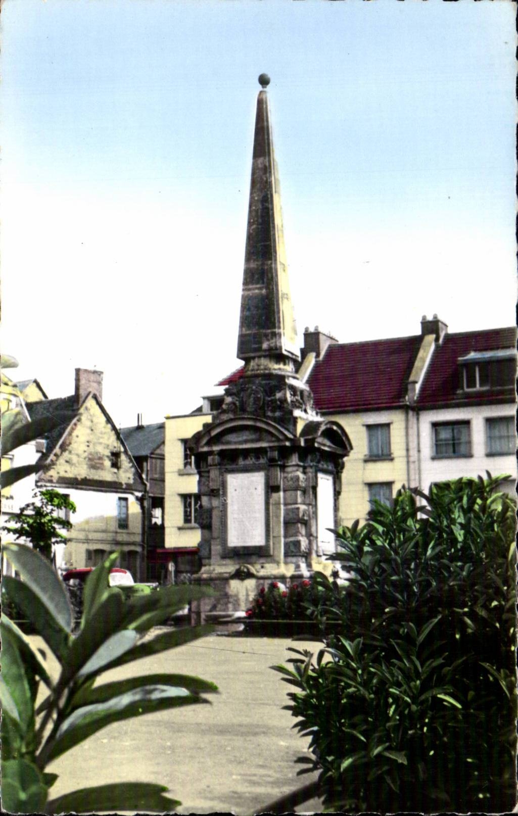 Gournay en Bray - La Fontaine Monumentale - CPA 