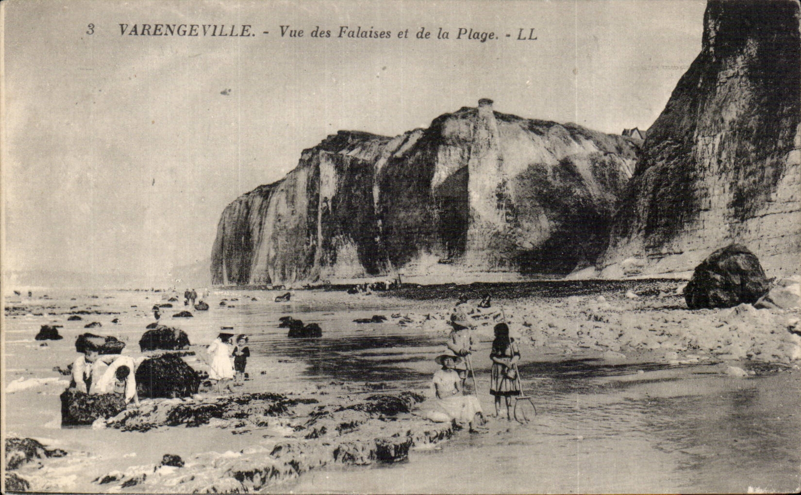 Varengeville - Vue des Falaises et de la Plage - CPA 