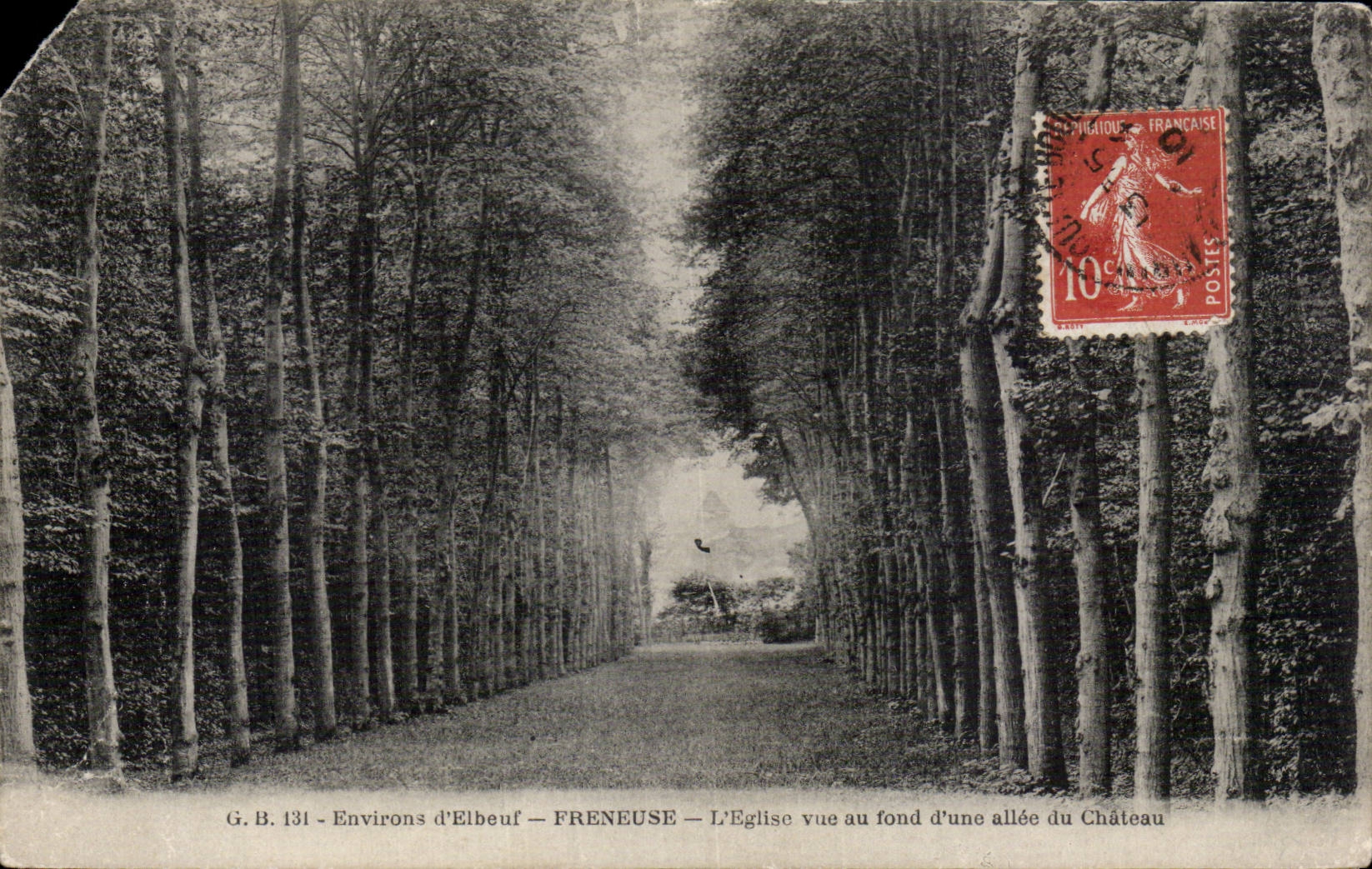 Freneuse — L'Église vue au fond d'une allée du Château — G.B. 131