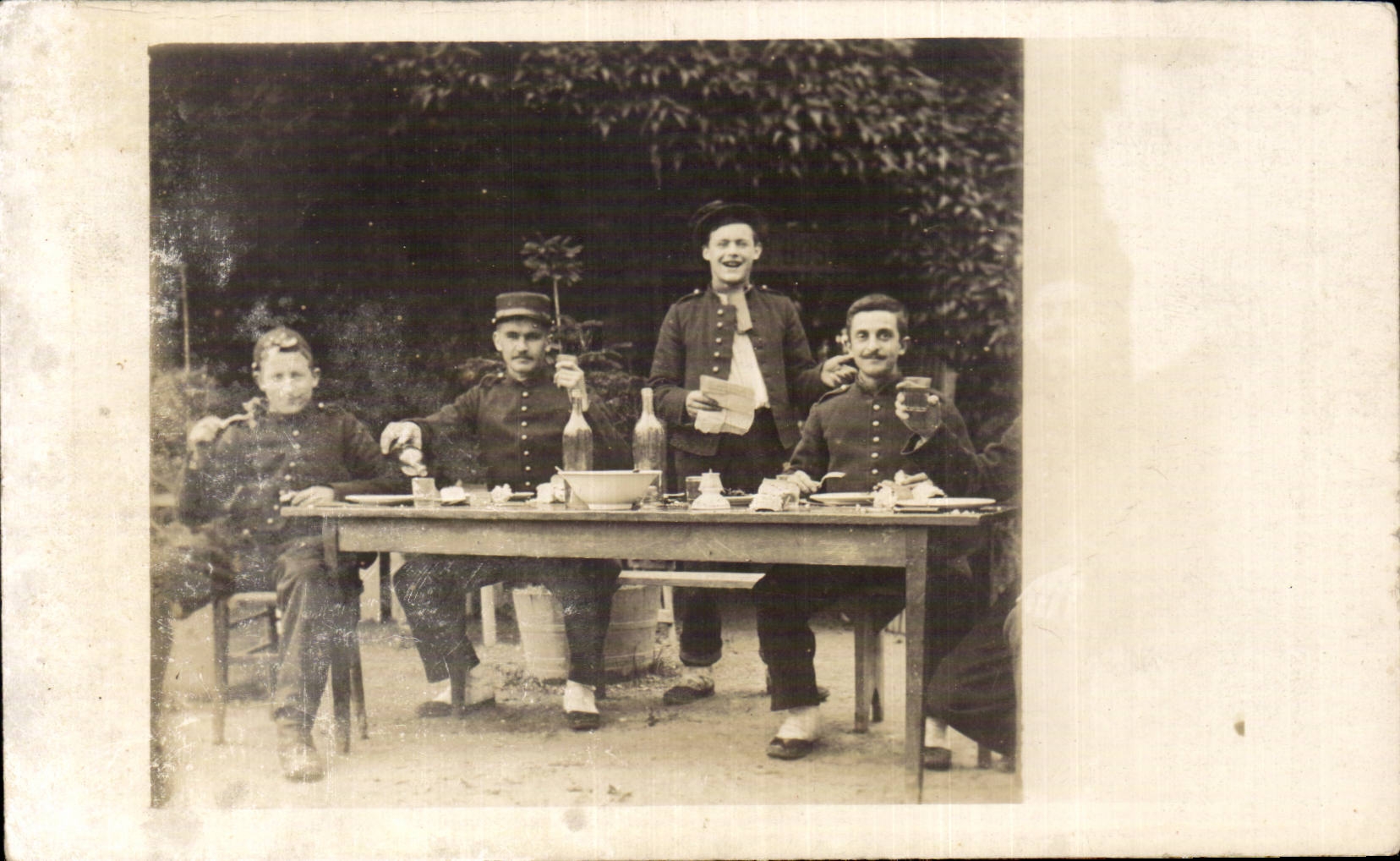 CARTE PHOTO Soldats militaria 