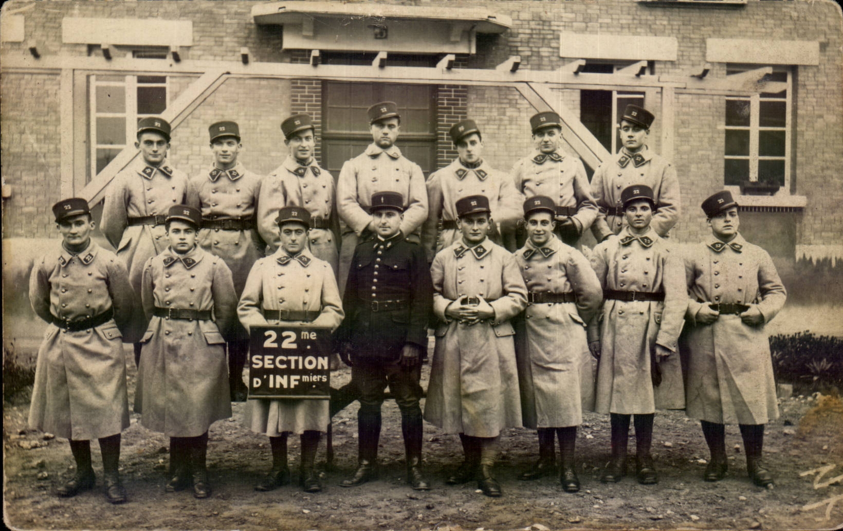CARTE PHOTO Soldats militaria 22eme section d infanterie