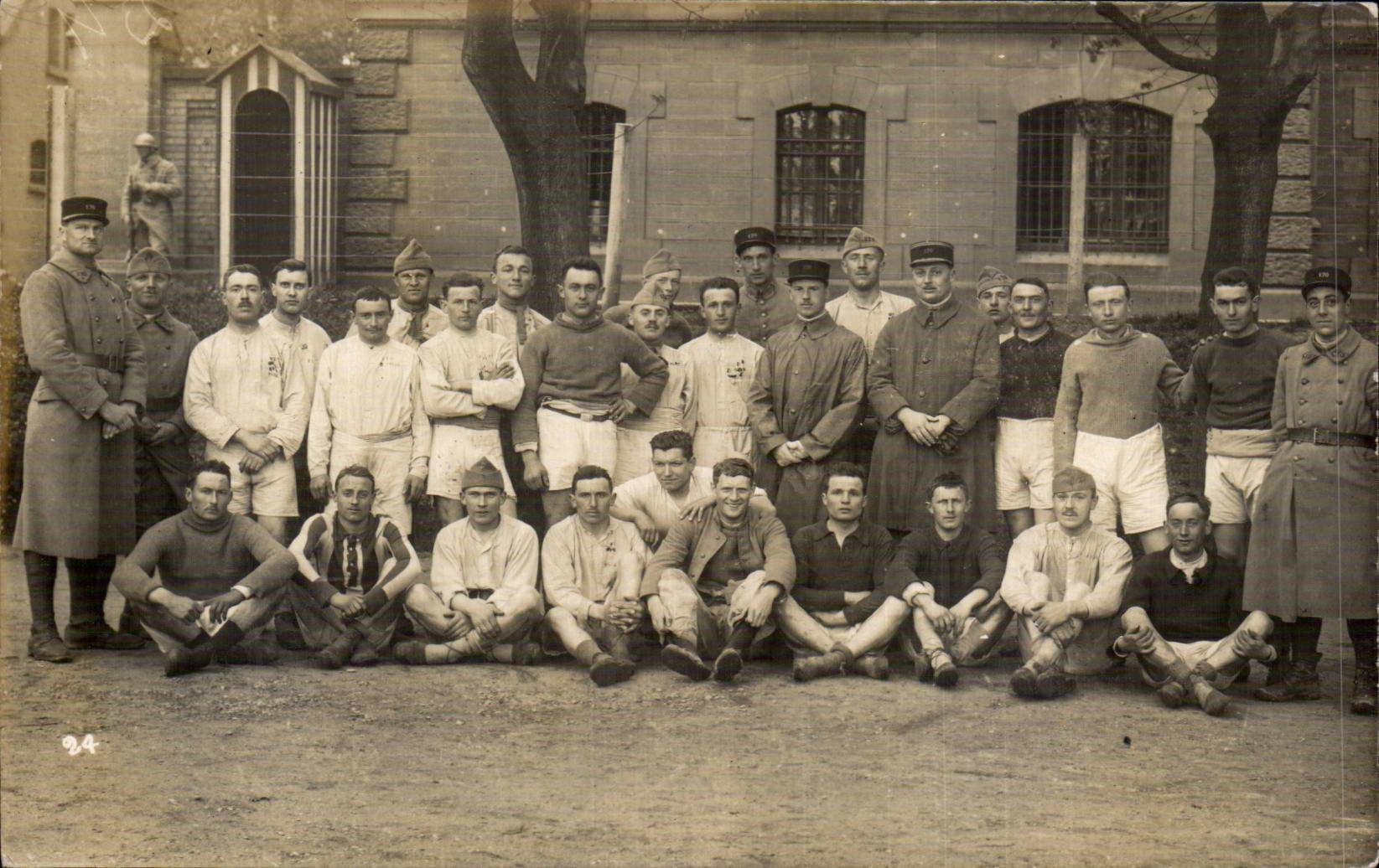 CARTE PHOTO Soldats militaria 