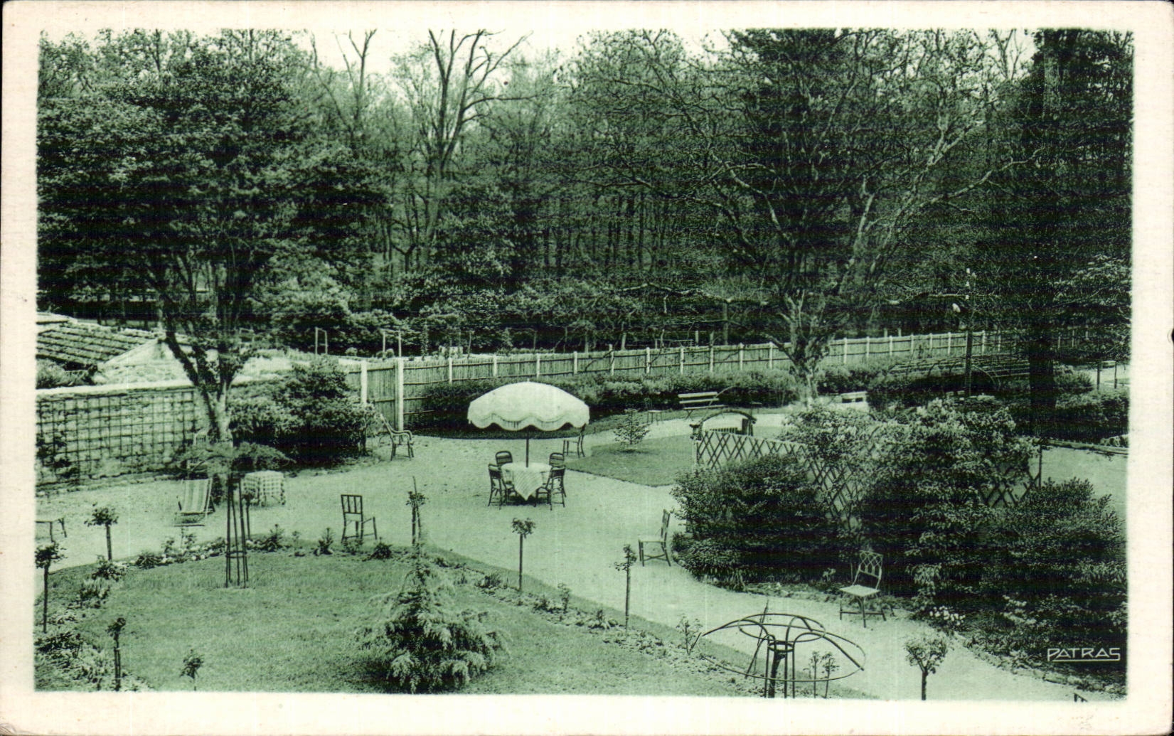 CPA Barbizon Les pleiades Un coin du parc vue des fenetres de l hotel