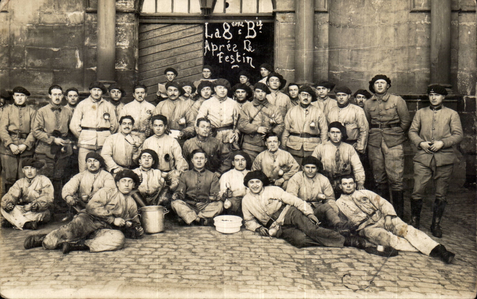CARTE PHOTO Soldat militaria